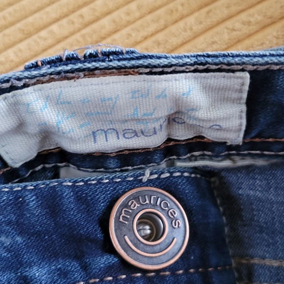 Maurices flare leg Jean 17/18 long new with tags - Picture 3 of 8